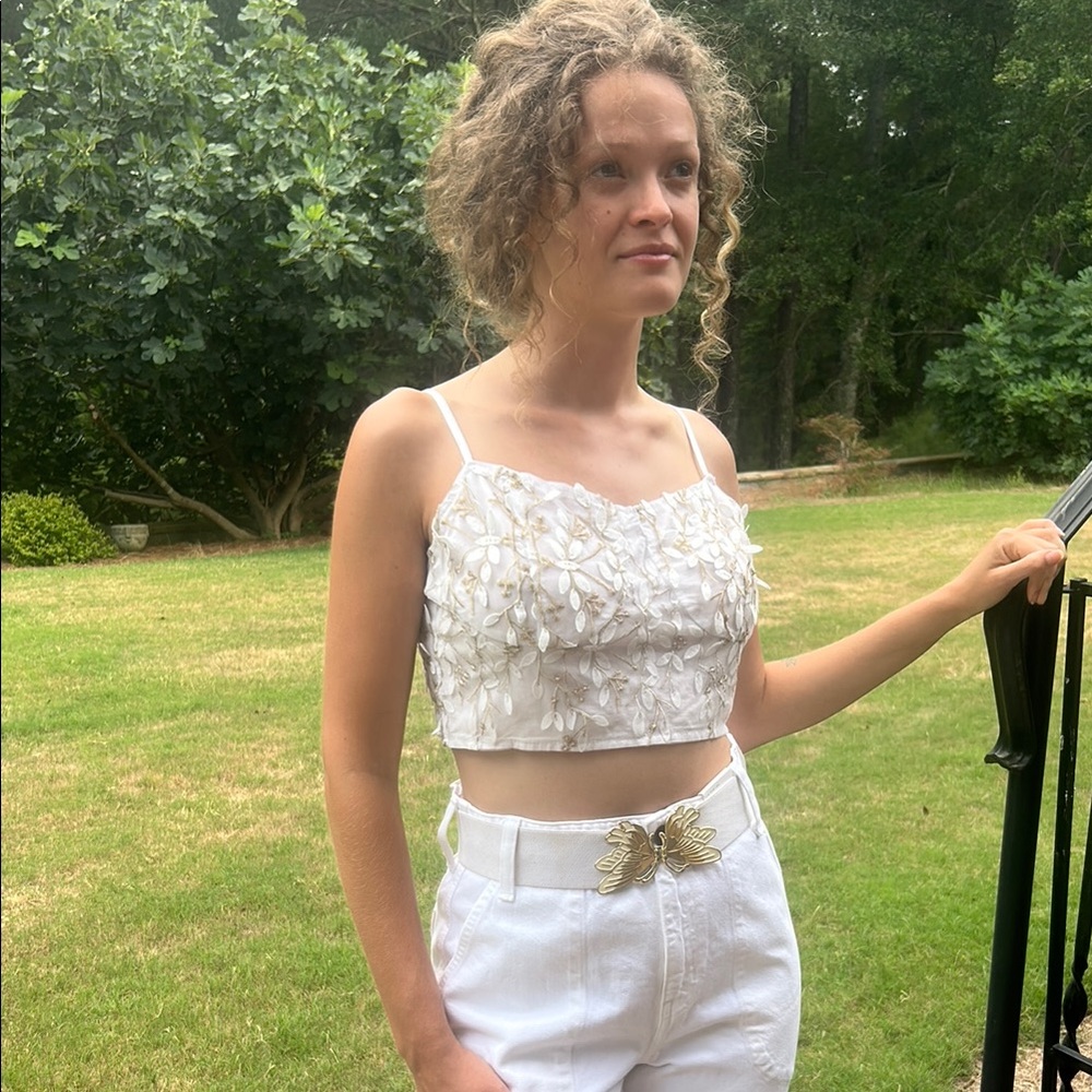 Sz S Floral White Crop Rear Zip Top GUC